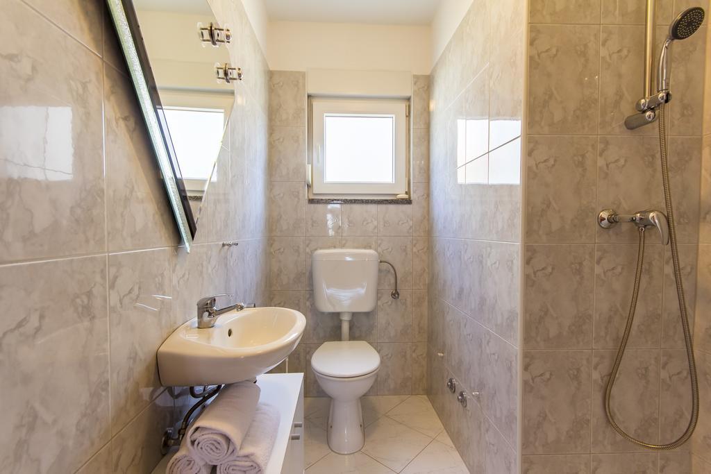 Apartments Alba Fažana エクステリア 写真