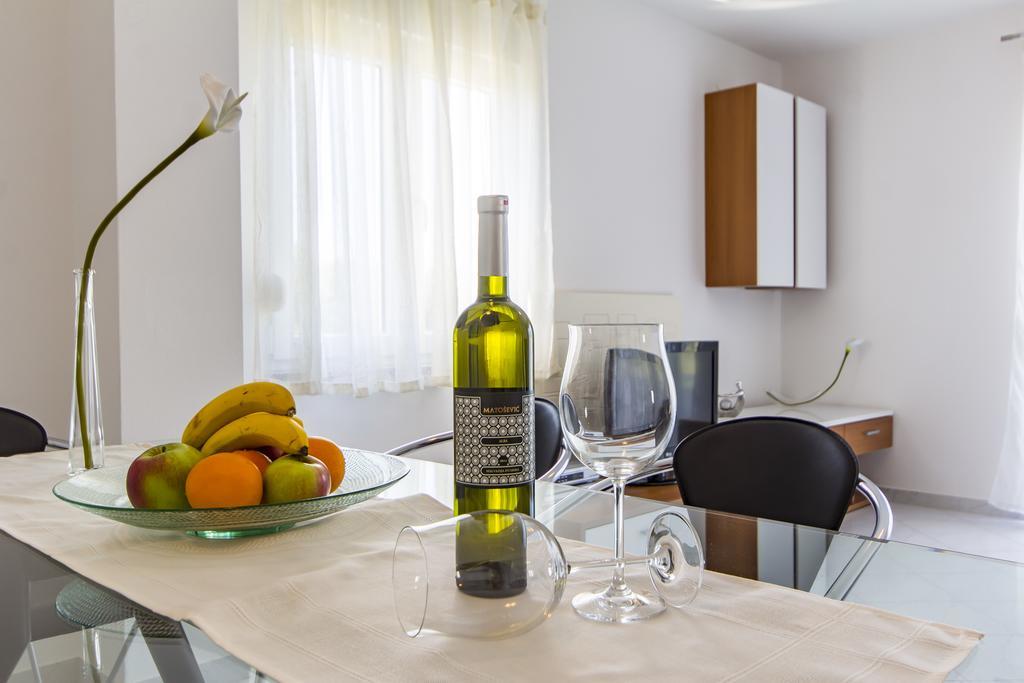Apartments Alba Fažana エクステリア 写真