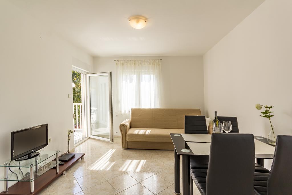 Apartments Alba Fažana エクステリア 写真