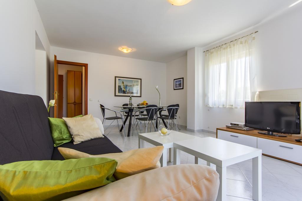 Apartments Alba Fažana エクステリア 写真