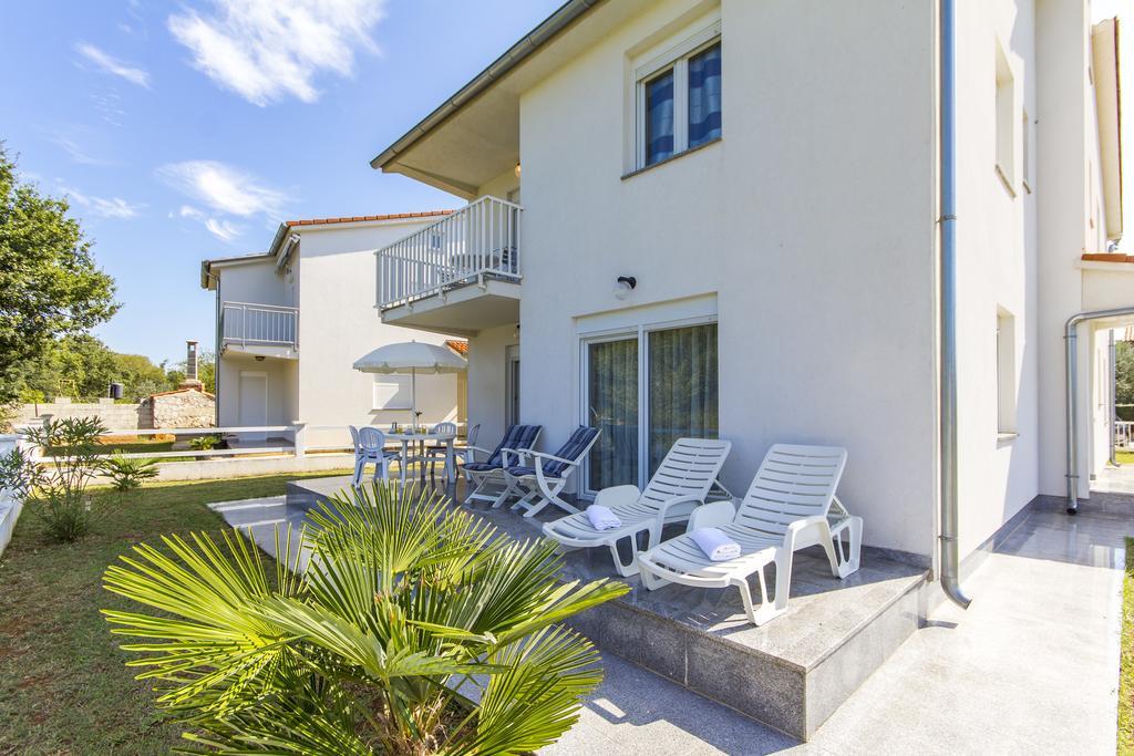 Apartments Alba Fažana エクステリア 写真
