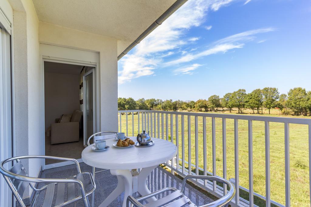 Apartments Alba Fažana エクステリア 写真
