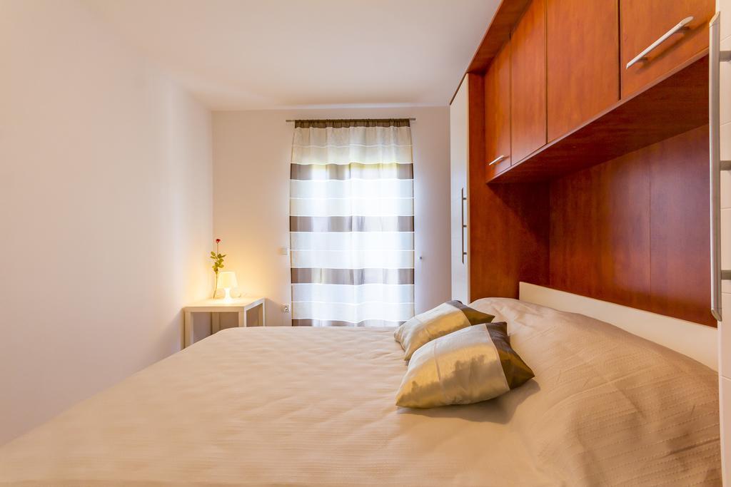 Apartments Alba Fažana エクステリア 写真