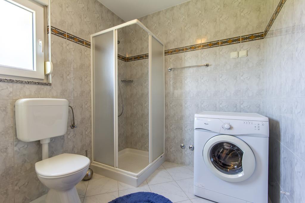 Apartments Alba Fažana エクステリア 写真